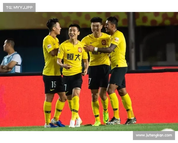 山东鲁能泰山中超征程绿茵英雄勇拼搏球迷热情燃激情 山东鲁能泰山中超征程绿茵英雄勇拼搏球迷热情燃激情